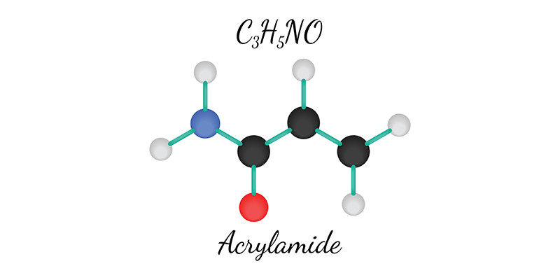 alt text: Khoai tây được bảo quản trong bao tải