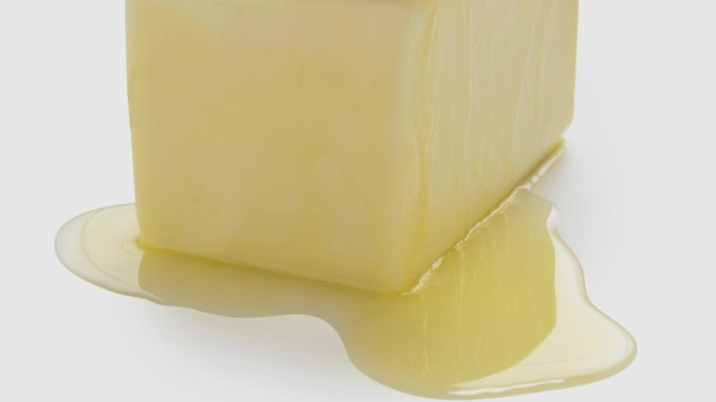 alt text: Kiểm tra bơ thường xuyên để phát hiện dấu hiệu hư hỏng