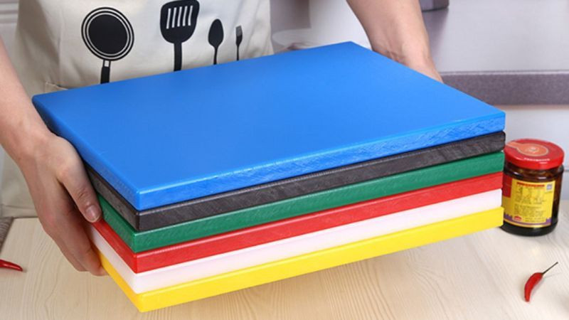 Sử dụng thớt nhựa đúng cách