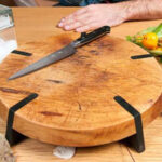 Thớt nhựa đã có nhiều vết cắt có nên thay mới không? Cách bảo quản thớt nhựa